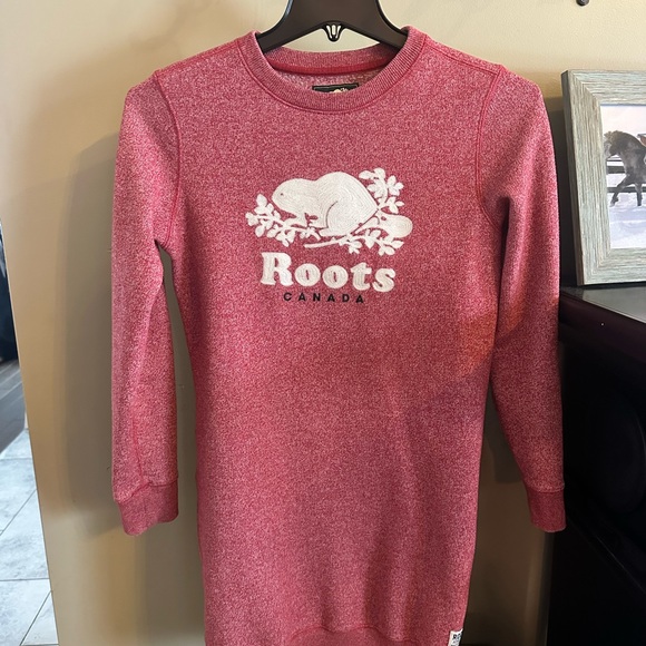 Roots Canada Heathered Red Sweatshirt Dress with Beaver Logo - Picture 3 of 6